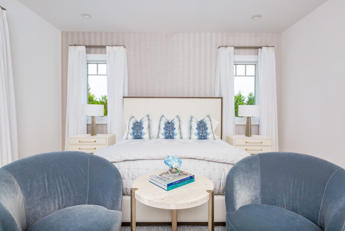 Junior Primary Suite Bed & Lounge Front View - Main Level