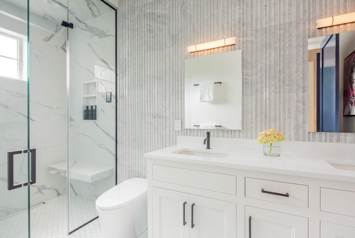 Junior Primary Suite Bathroom - Main Level