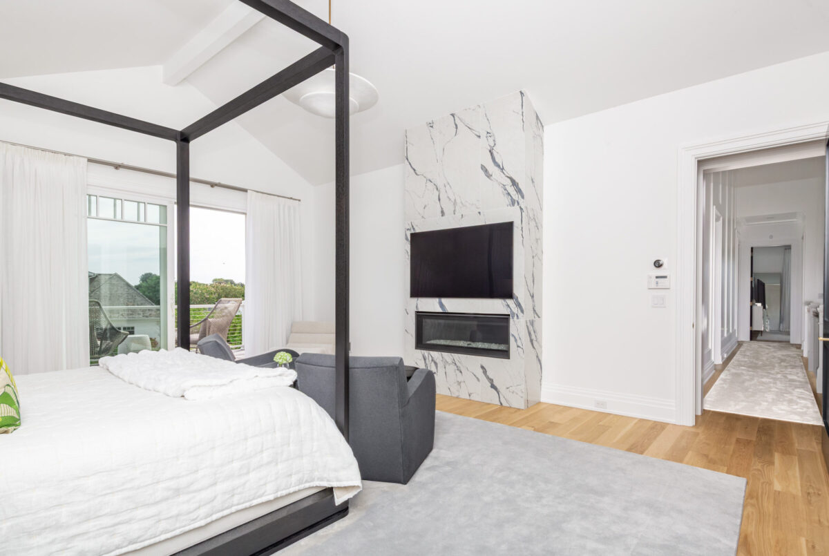 Primary Suite TV & Fireplace - Upper Level