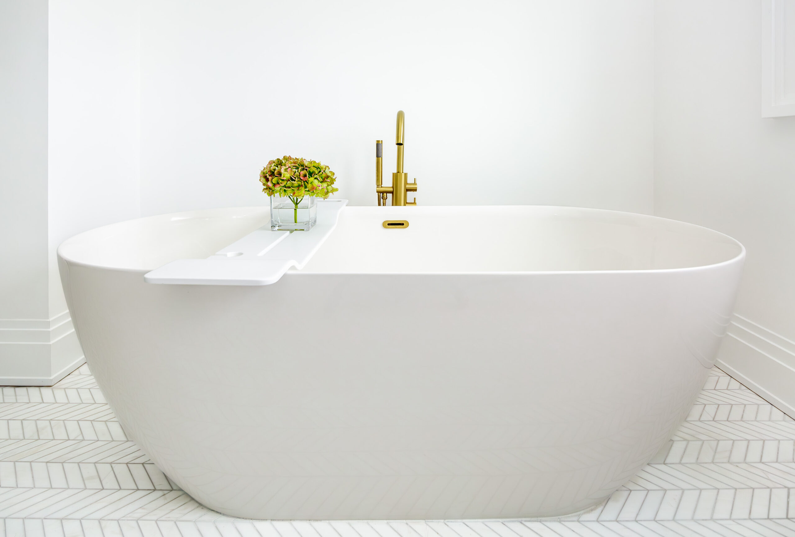 Primary Suite Bathroom Bathtub - Upper Level