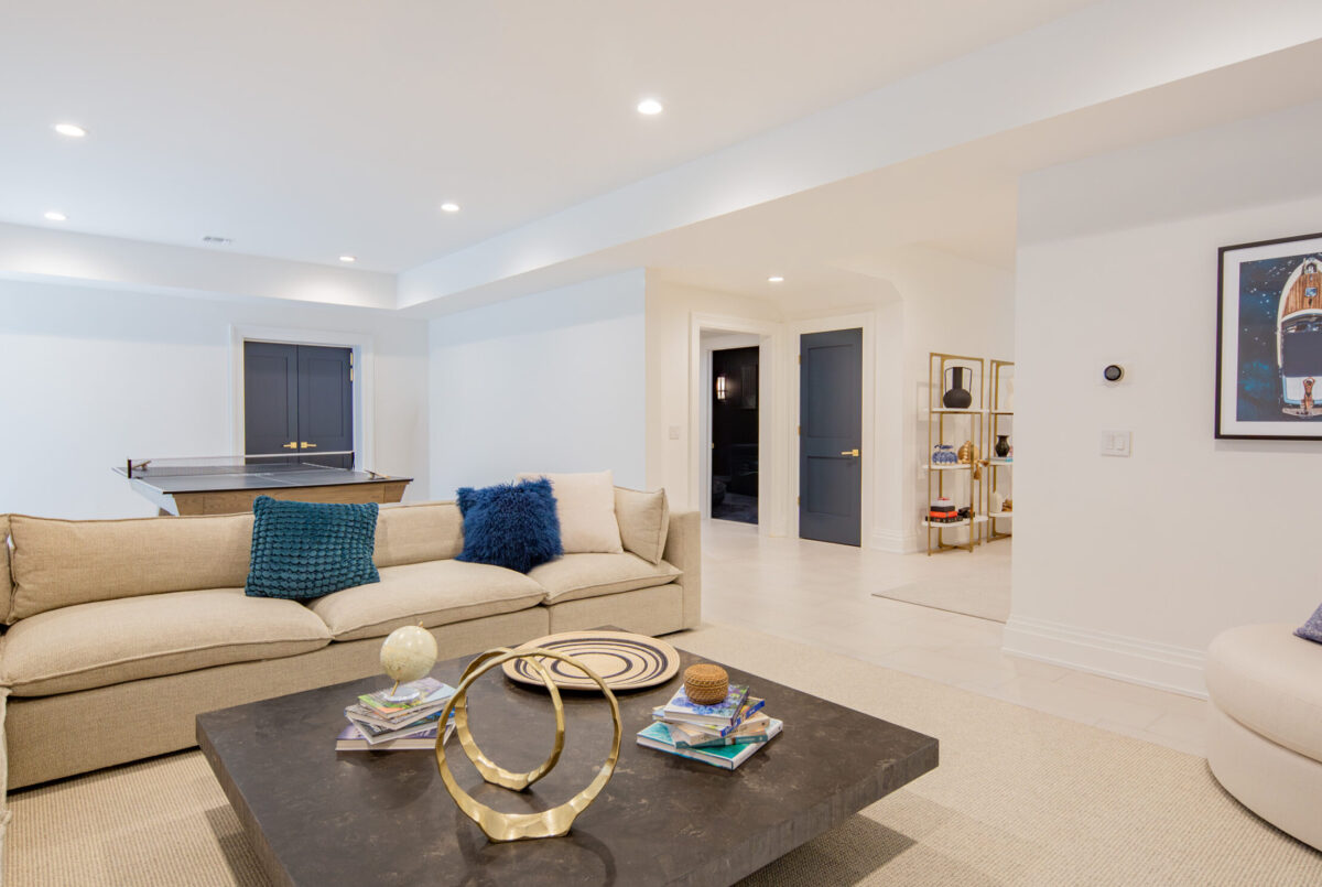 Lounge & Ping Pong/Billiards Table – Lower Level