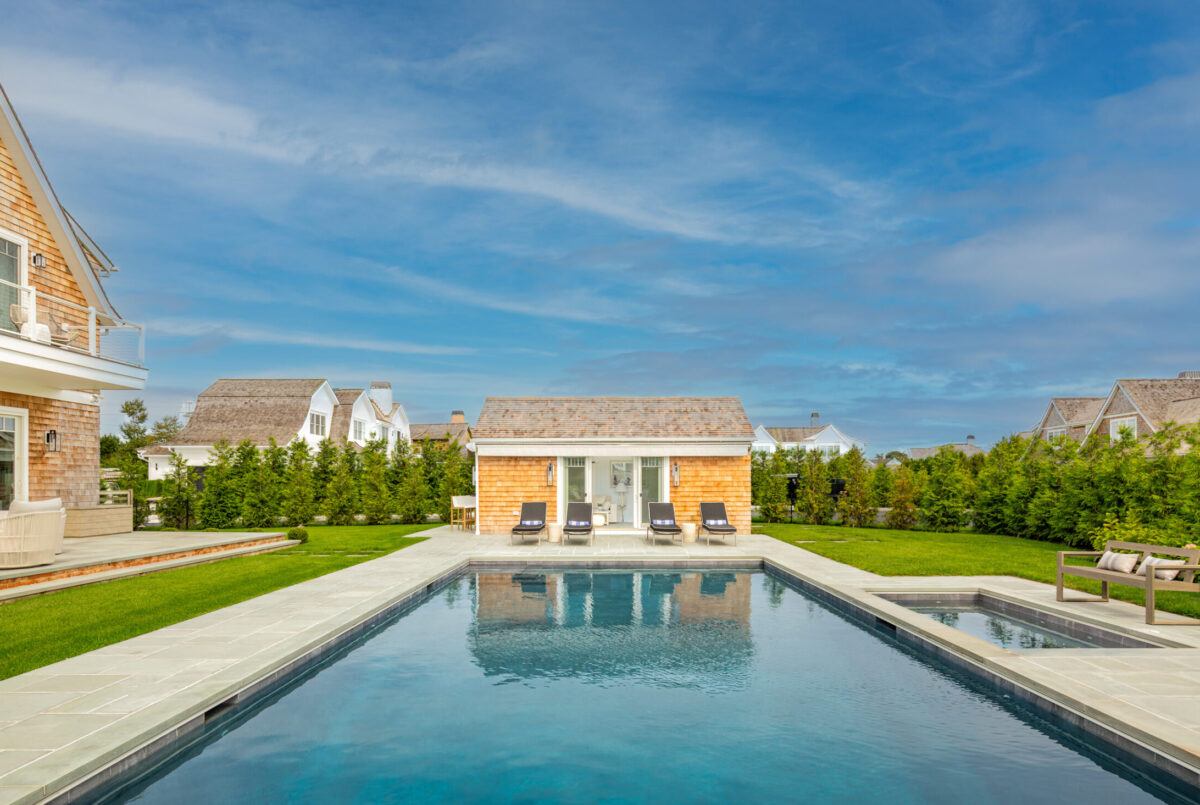 Swimming Pool with Pool House – Backyard