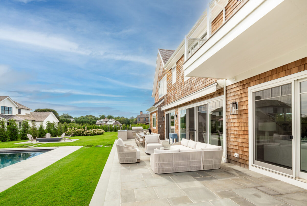 Outdoor Terrace Lounge – Backyard