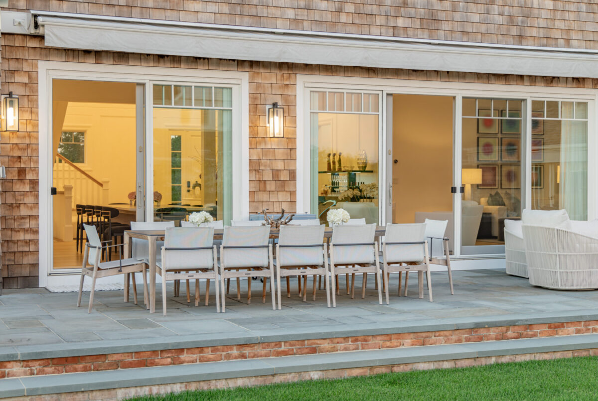 Outdoor Dining Table – Backyard